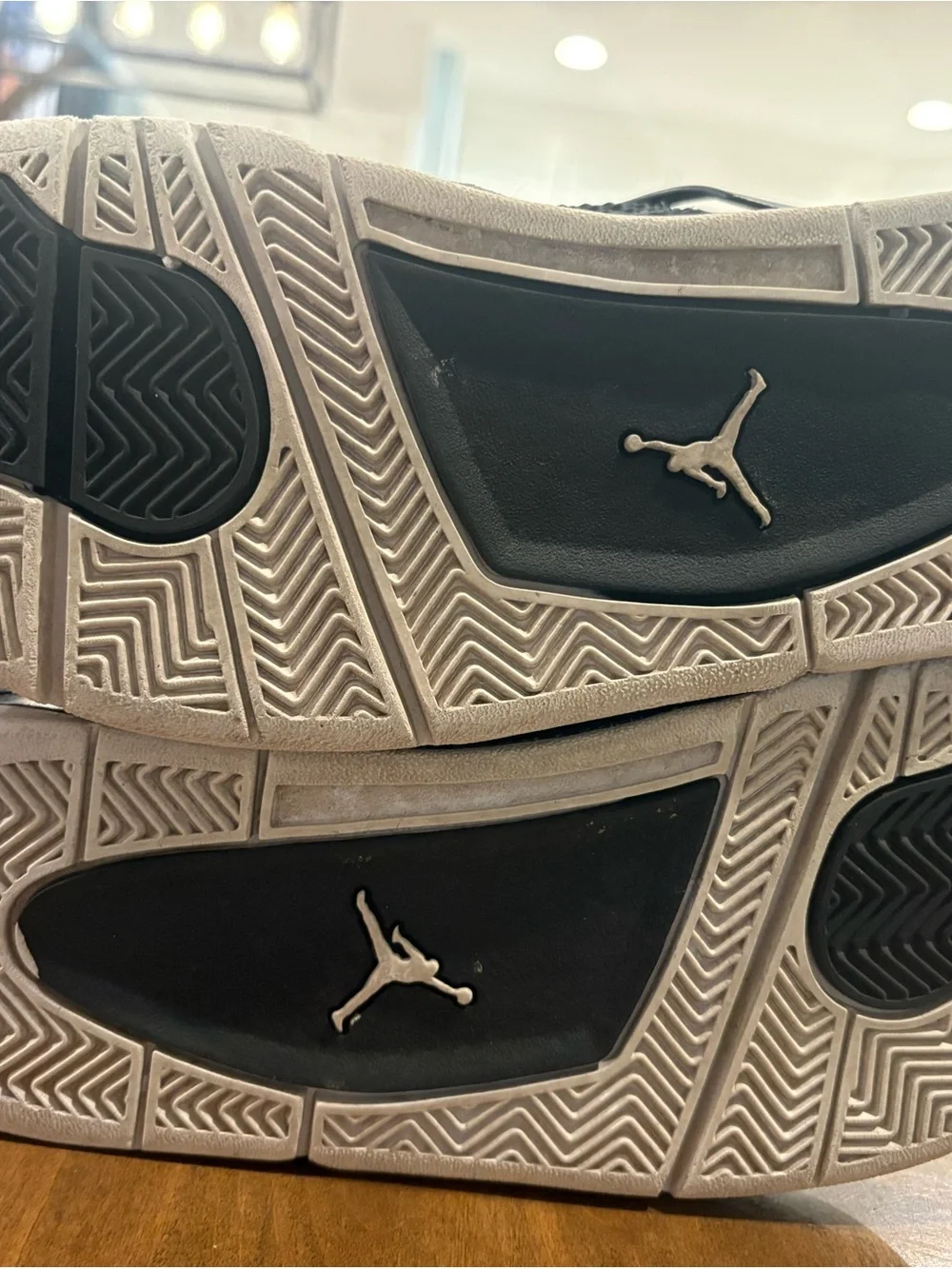 2024 Air Jordan 4 Retro FEAR size 7.5 me s